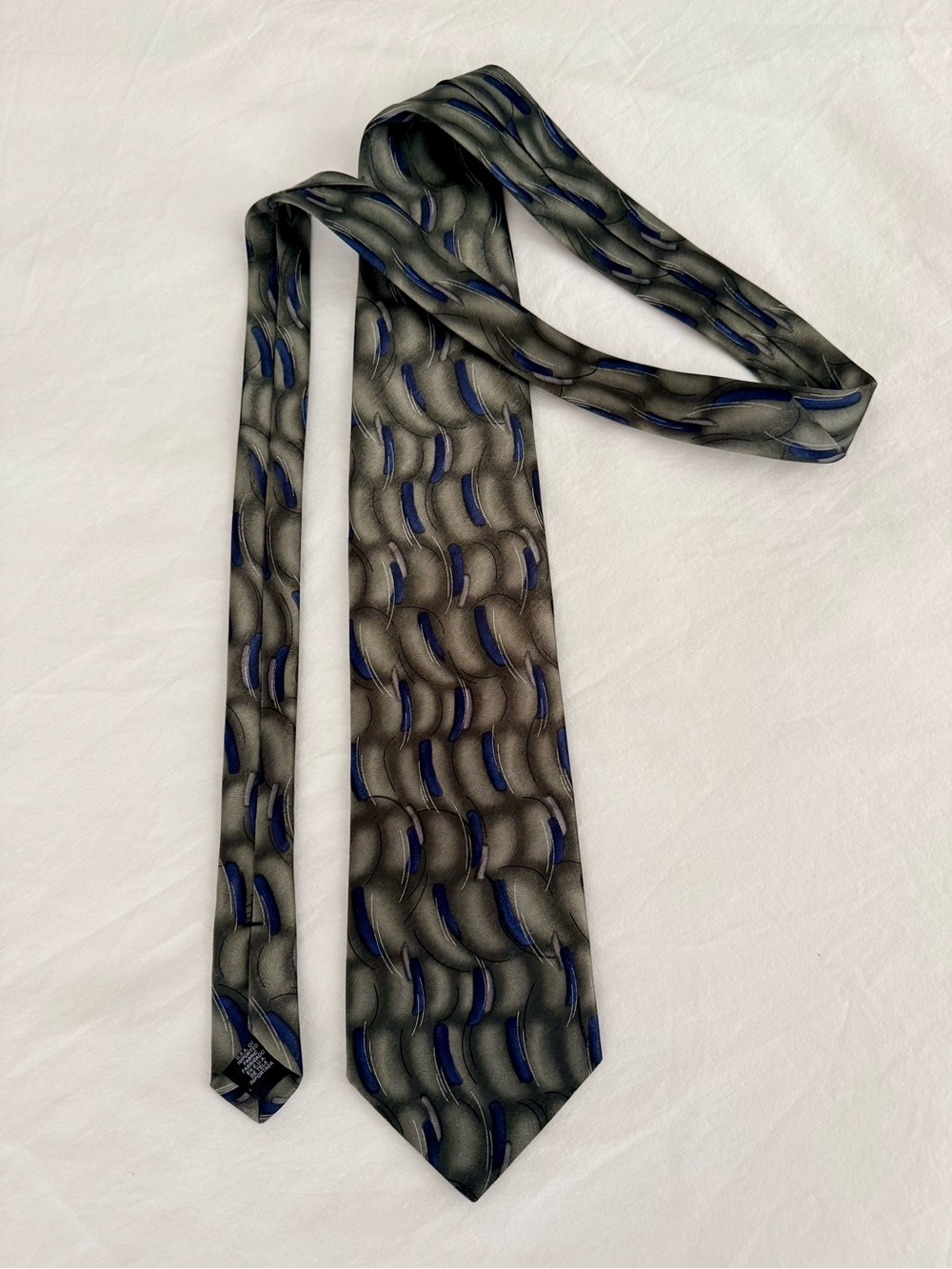 Towncraft Vintage Men’s Necktie Gray Blue Abstract Geometric Office 57.5” Long
